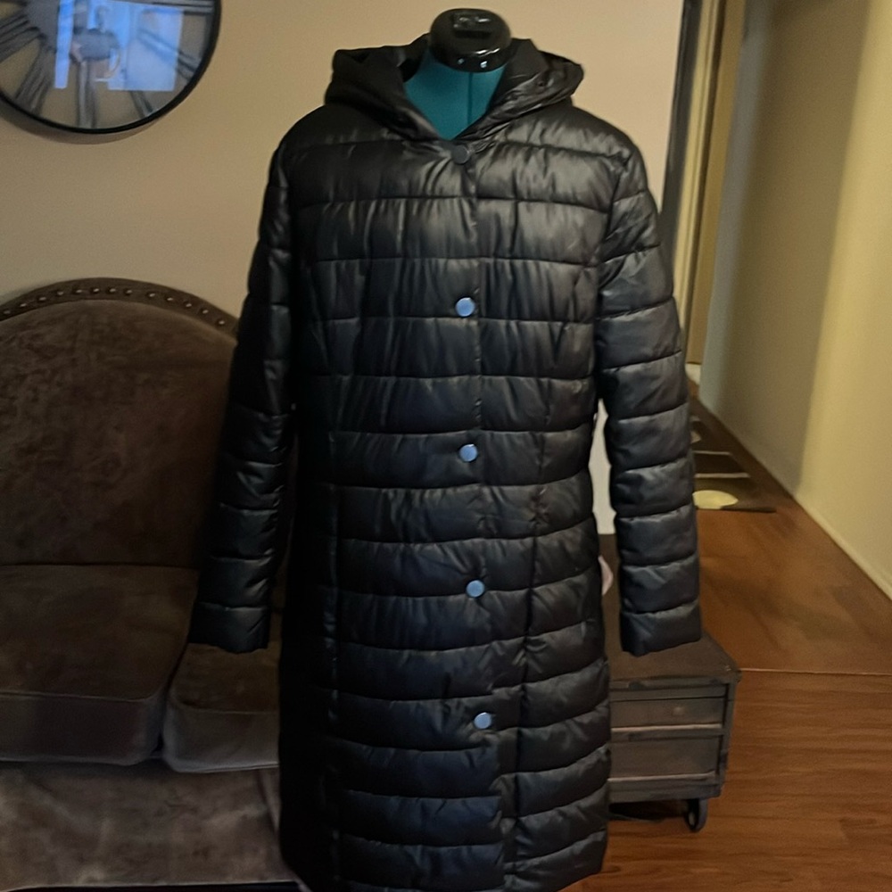 Kenneth Cole Women's Black Parka Jacket size Large. Very warm!